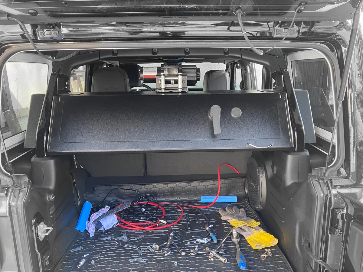 Charvát GS Jeep Wrangler JL trezor do auta