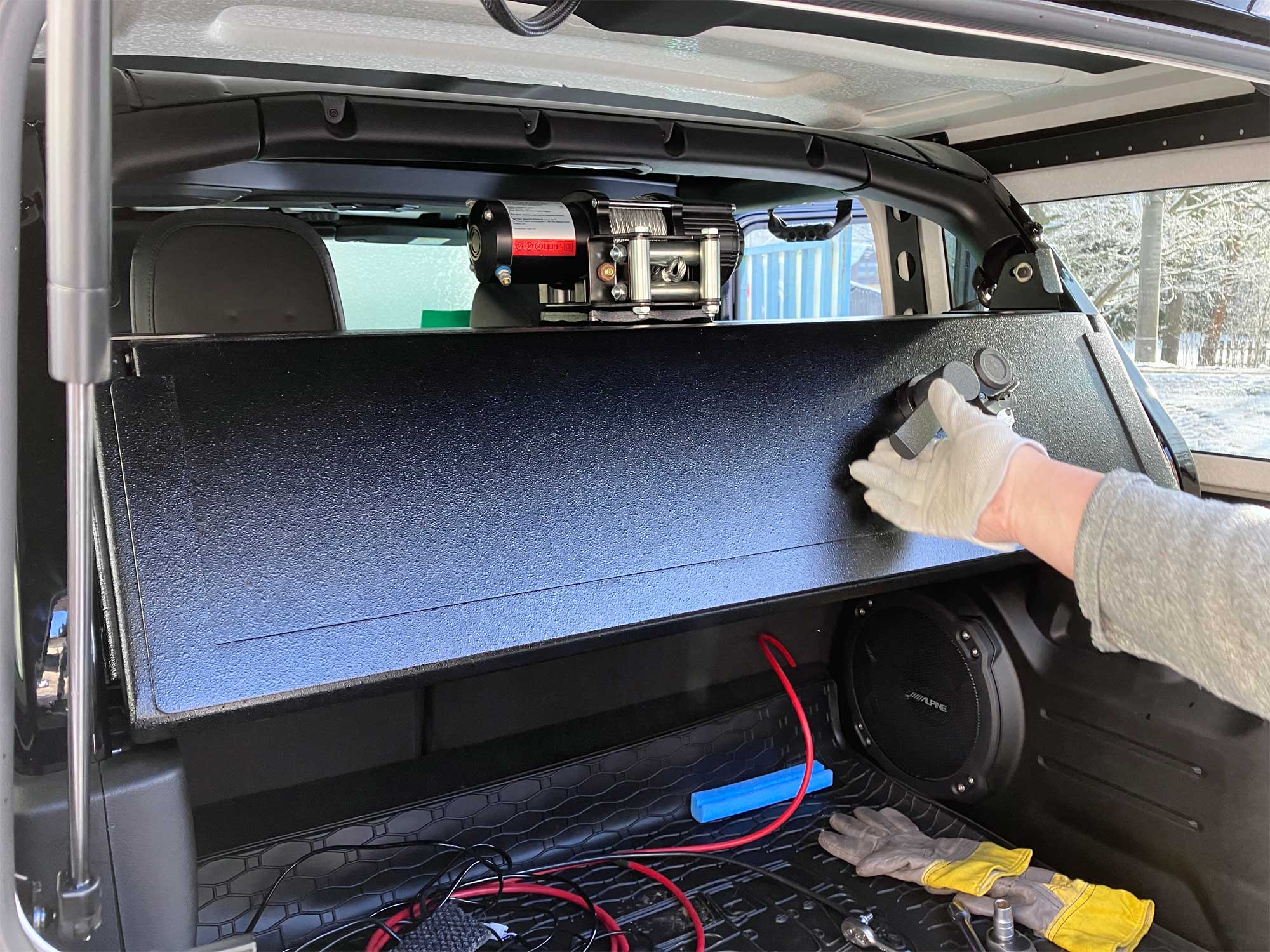 Charvát GS Jeep Wrangler JL trezor do auta